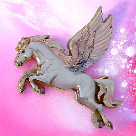 Jewelry - Elegant Pegasus Enamel Pin